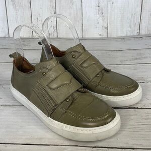 Women's Relax Olive Leather Slip-On Sneakers